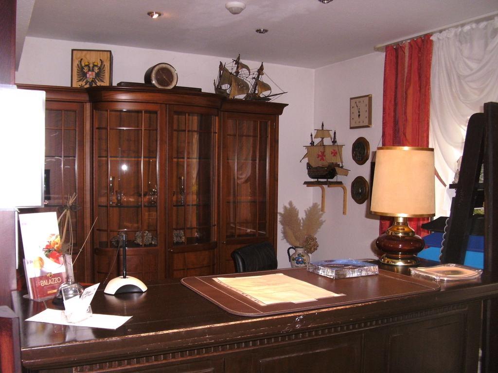 Hotel Landhaus Sechting Duisbourg Extérieur photo